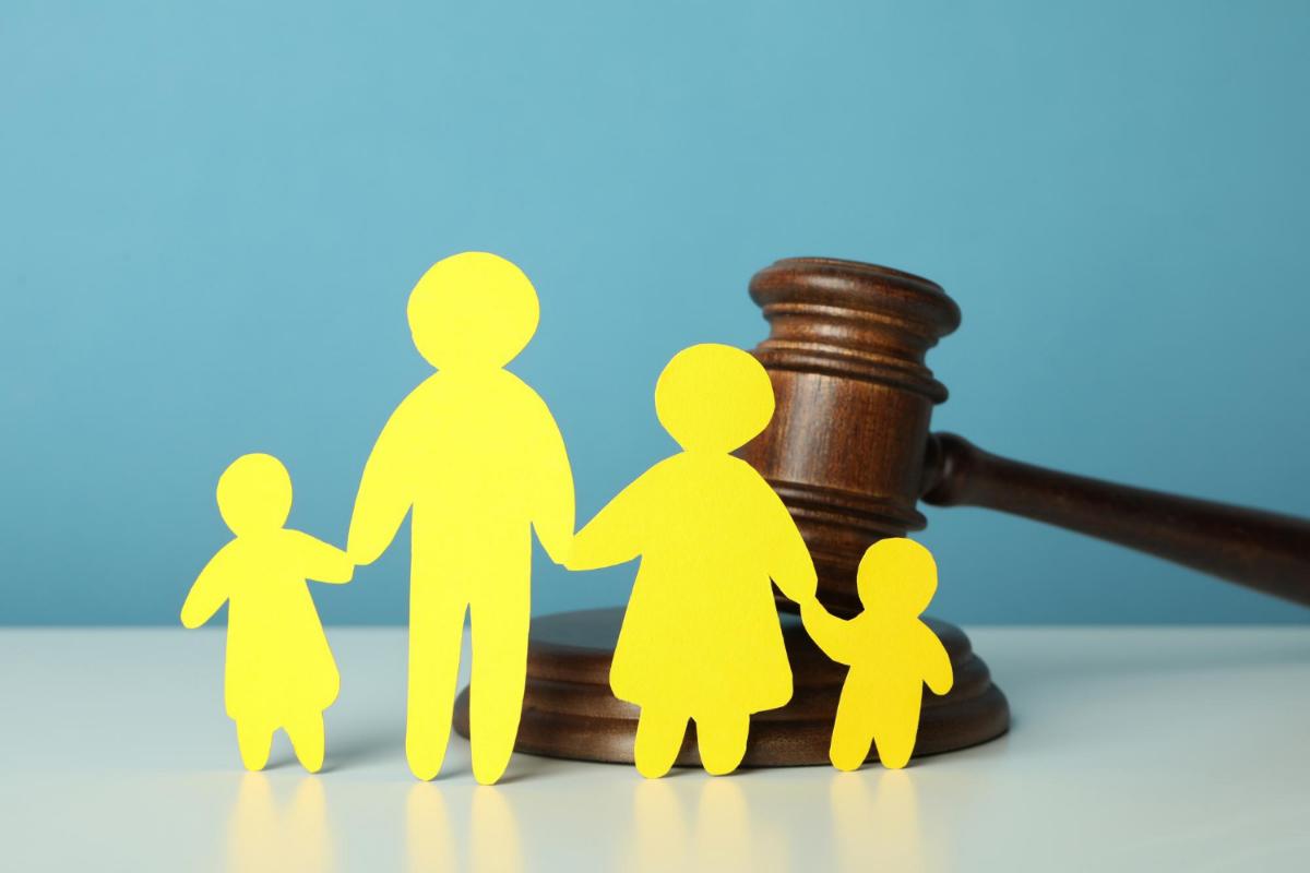 Two Critical Tips for Hiring a Family Lawyer