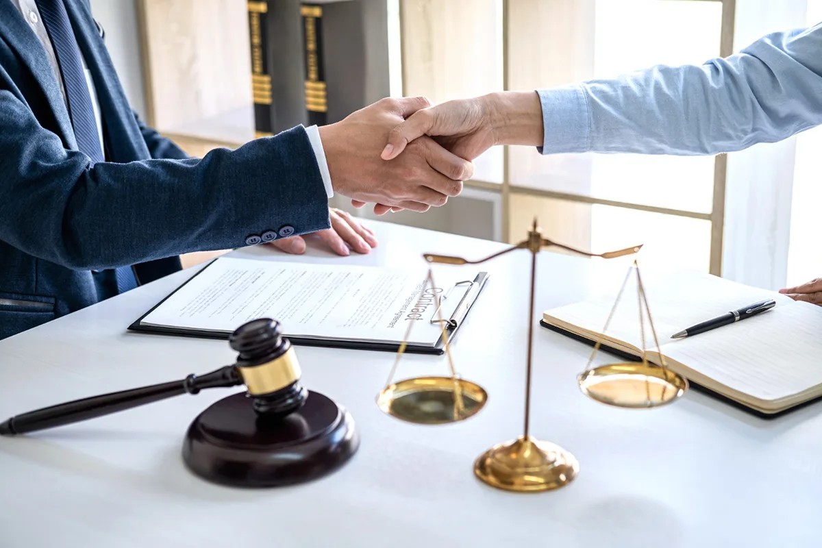 Litigation vs Collaborative Law: Which One Should You Choose?